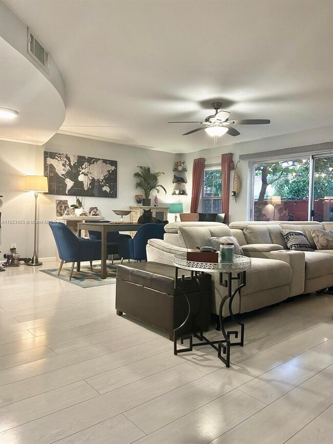 650 Tennis Club Dr in Fort Lauderdale, FL - Building Photo - Building Photo