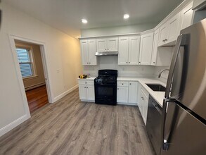 823 Saratoga St, Unit 2 in Boston, MA - Building Photo - Building Photo