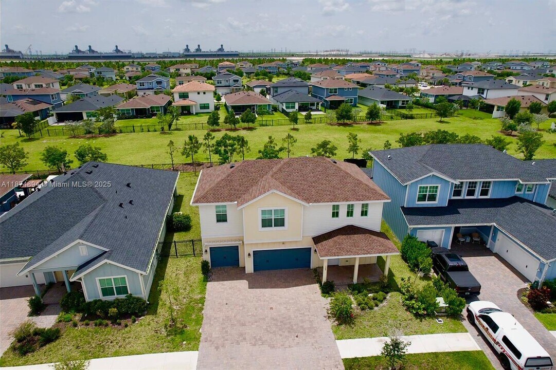 1365 Harvest Vw Xing in Loxahatchee, FL - Building Photo