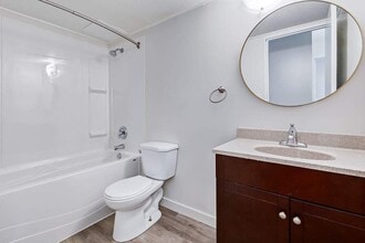 Kleisinger Manor in Regina, SK - Building Photo - Building Photo