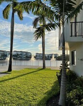 4640 NW 84th Ave, Unit 15 in Doral, FL - Building Photo - Building Photo