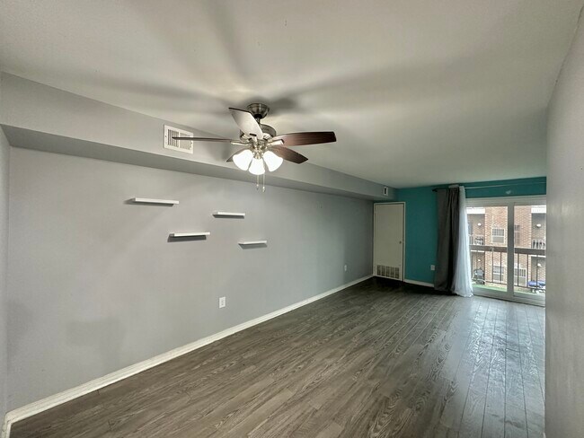 9926 Haldeman Ave, Unit 111B in Philadelphia, PA - Foto de edificio - Building Photo