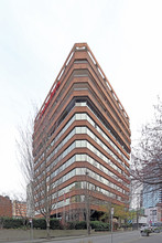 London Place in Vancouver, BC - Building Photo - Building Photo