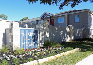 The Grove at 43rd in Houston, TX - Building Photo - Building Photo