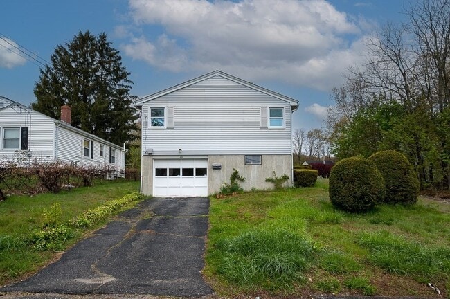 20 Winneconnett Rd in Worcester, MA - Building Photo - Building Photo