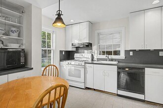 91 Ireland Pl in Amityville, NY - Building Photo - Building Photo