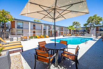 Allora Phoenix Apartments in Phoenix, AZ - Building Photo - Building Photo