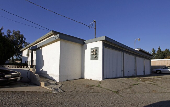 1306 Randy St in Upland, CA - Foto de edificio - Building Photo