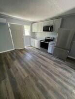 106 N Pugh St in Lexington, NC - Building Photo