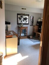 2266 Holiday Rd, Unit 301 in Coralville, IA - Building Photo - Building Photo