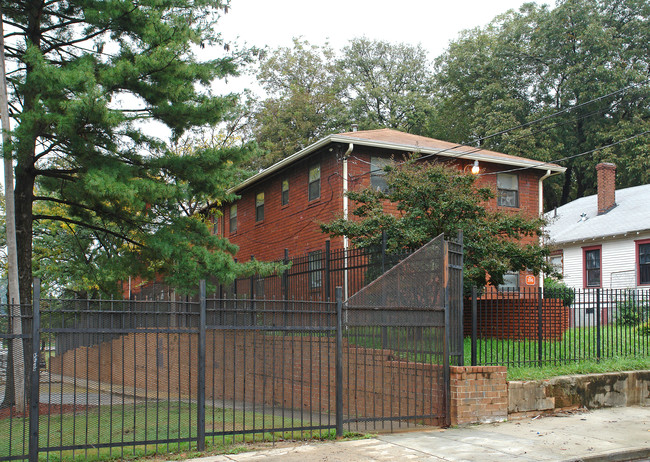 396 NE Linden Ave in Atlanta, GA - Building Photo - Building Photo