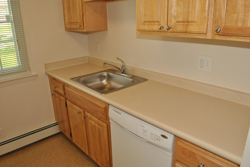 Oliver Crossing Apartments in Richmond, VA