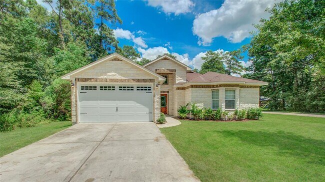 10572 Twin Oak Dr in Conroe, TX - Building Photo - Building Photo