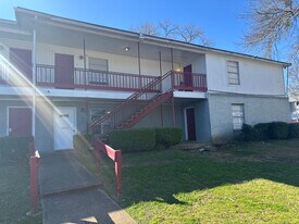 701 Canada St, Unit 3A in Jacksonville, TX - Building Photo