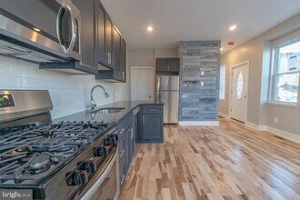 2000 S Opal St in Philadelphia, PA - Building Photo - Building Photo