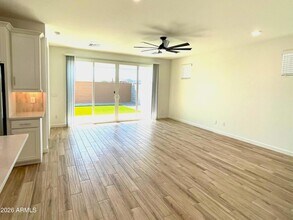 6949 W Buckhorn Trail in Peoria, AZ - Foto de edificio - Building Photo