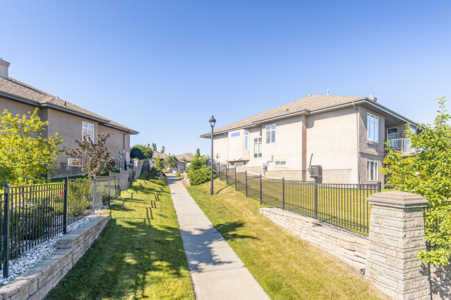 The Cascades Of McGrath in Edmonton, AB - Building Photo - Building Photo