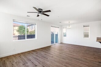 30 Palma Harbour Pl in Sacramento, CA - Building Photo - Building Photo