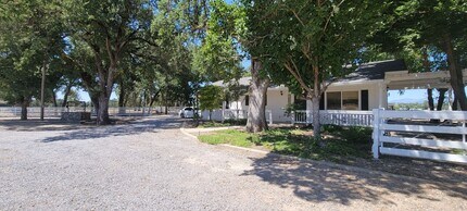 8424 Silver Bridge Rd in Palo Cedro, CA - Building Photo - Building Photo