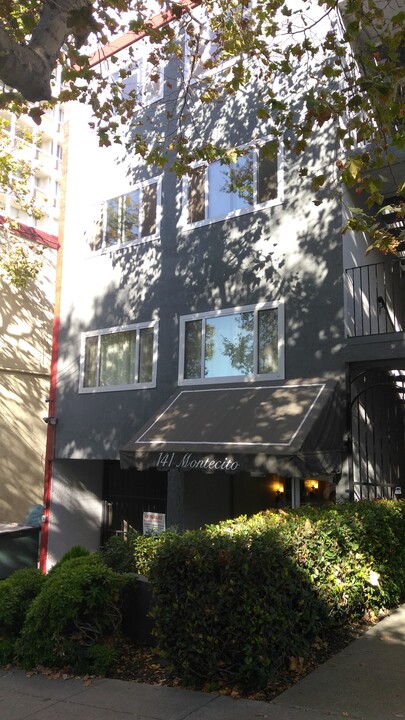 141 Montecito Ave in Oakland, CA - Building Photo