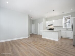 2650 N Sawyer Ave in Chicago, IL - Building Photo - Building Photo