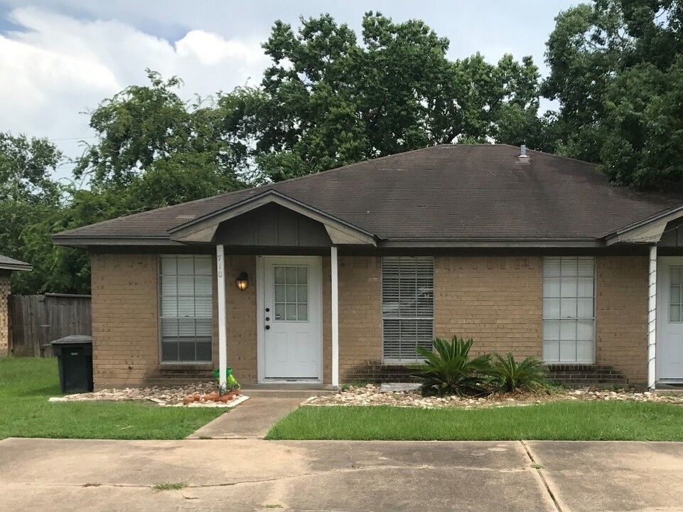 708 Concho Pl in College Station, TX - Foto de edificio