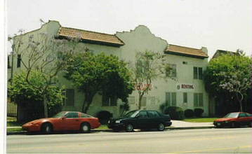 824-828 S Glendale Ave in Glendale, CA - Building Photo - Building Photo