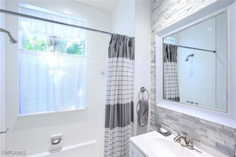 133 Colonade Cir in Naples, FL - Building Photo - Building Photo