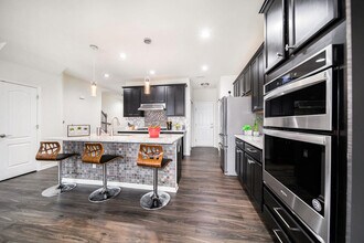43538 Chancellor Ln in Novi, MI - Building Photo - Building Photo