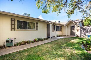 6221 Casita Ave in Carmichael, CA - Building Photo