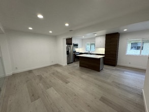 431 N Alhambra Ave in Monterey Park, CA - Building Photo - Building Photo