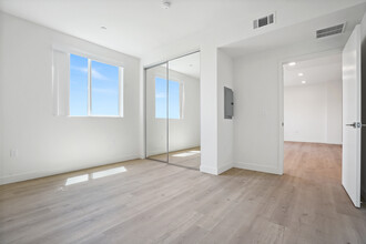 8802 Van Nuys Blvd in Panorama City, CA - Building Photo - Building Photo