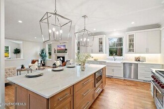 40 Circle Dr in Rumson, NJ - Building Photo - Building Photo