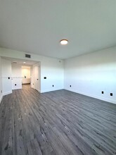 15051 Royal Oaks Ln, Unit 1403 in North Miami, FL - Building Photo - Building Photo