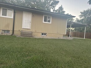 602 Sara St in Junction City, KS - Building Photo - Building Photo