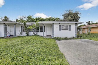 1490 NW 20th St, Unit 2 in Fort Lauderdale, FL - Building Photo - Building Photo