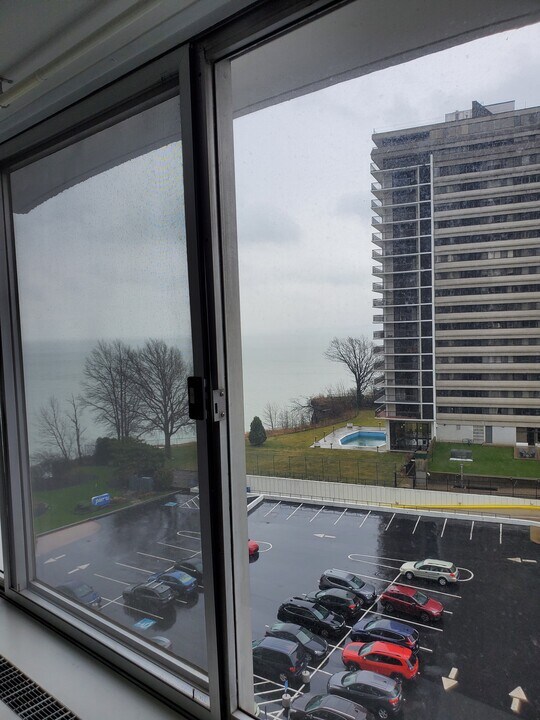 12700 Lake Ave, Unit 1211 in Cleveland, OH - Building Photo