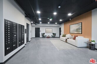 14811 Erwin St in Los Angeles, CA - Building Photo - Building Photo