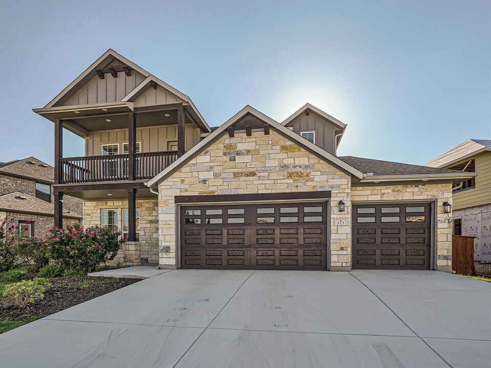 113 Leon Loop in Liberty Hill, TX - Building Photo