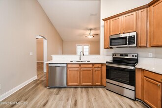 576 Thornberry Rd in Orange Park, FL - Building Photo - Building Photo