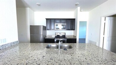 1005 White Birch Ln in Brookshire, TX - Building Photo - Building Photo