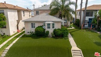 1708 S Crescent Heights Blvd in Los Angeles, CA - Building Photo