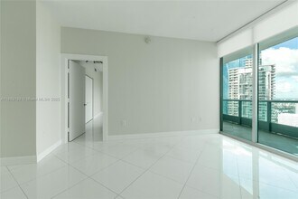 900 Biscayne Blvd in Miami, FL - Building Photo - Building Photo