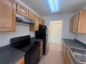 1 Granada Crescent in White Plains, NY - Building Photo - Building Photo