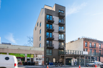 438 Union Ave in Brooklyn, NY - Foto de edificio - Building Photo