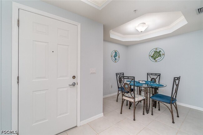 1781 Four Mile Cove Pkwy in Cape Coral, FL - Foto de edificio - Building Photo