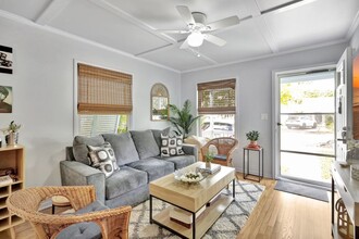 1028 Upland Rd in West Palm Beach, FL - Building Photo - Building Photo