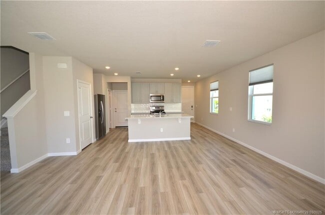 property at 5742 SE Edgewater Cir