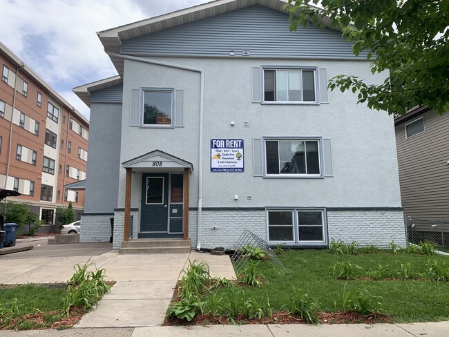 The Chalet in Minneapolis, MN - Foto de edificio - Building Photo