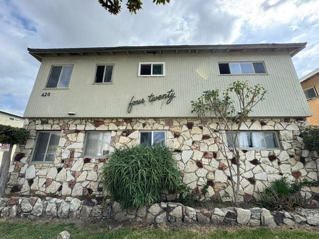 420 N Bush St in Anaheim, CA - Building Photo